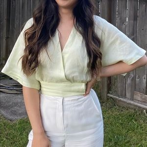 ARITZIA BABATON TAHOMA LIGHT GREEN LINEN WRAP TOP